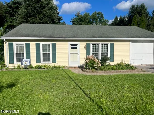 6735 Pelton Dr, Whitehouse, OH 43571