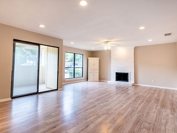3rd image of 11843 BRAESVIEW #1401