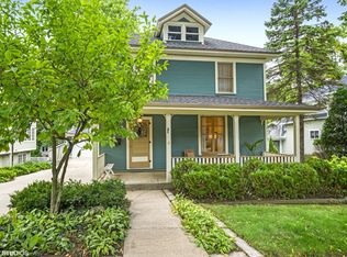 512 S Grove Ave, Barrington, IL 60010