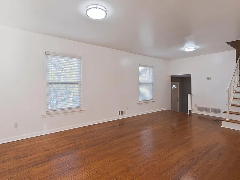 939 Kings Grant Dr NW — Photo 6