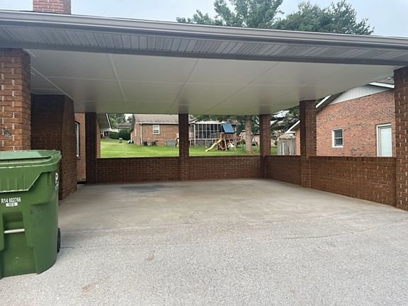 3rd image of 1510 Berwyn Dr