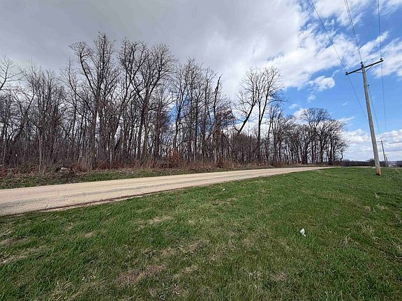 3rd image of 10 Town Center Rd