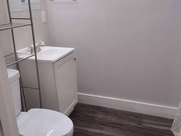 600 S Dakota Ave #7 — Photo 7