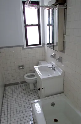 Rented by Gala West Realty LTD | media 2