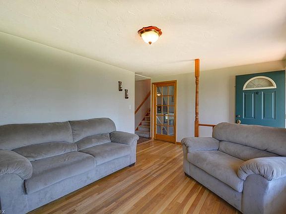 5th image of 2624 W 37th St