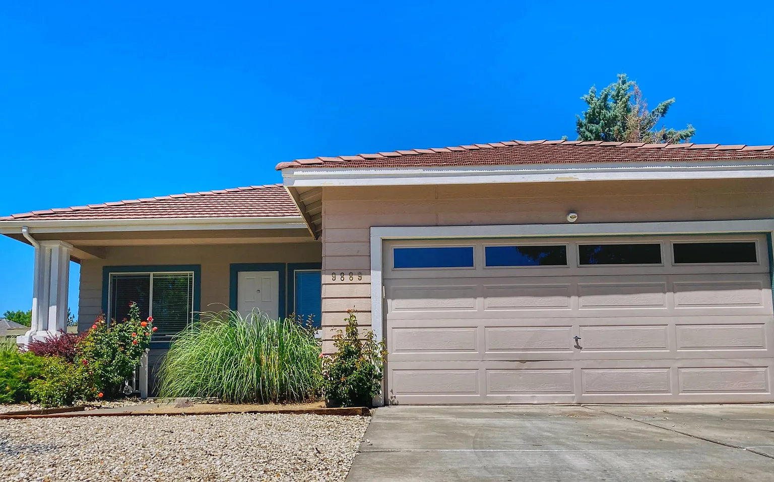 9889 Northrup Dr photo 1