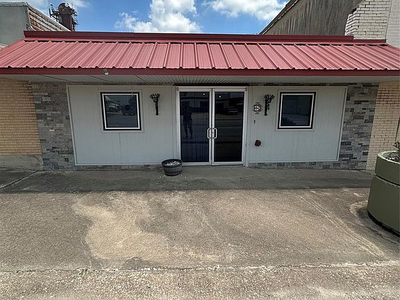 2nd image of 8 W Mesquite Ave