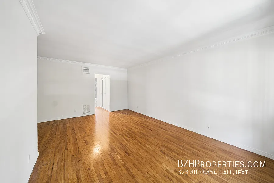 One Bedroom in Prime West Hollywood with Pool Access — Photo 2