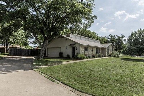 2nd image of 5228 Fairway Cir