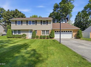 216 Esther Ln, Findlay, OH 45840