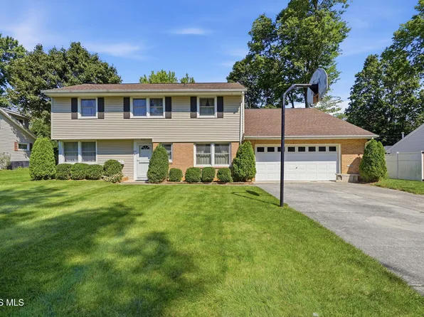 216 Esther Ln, Findlay, OH 45840