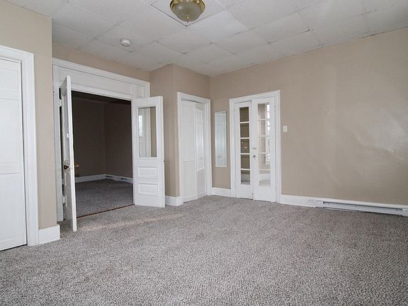 3rd image of 524 Virginia Ave APT 1