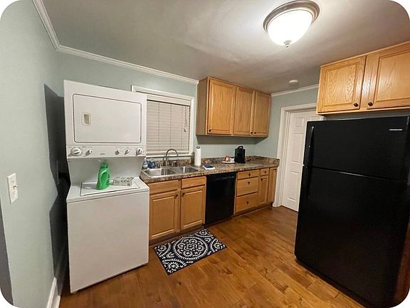 3rd image of 355 Woodland Ave