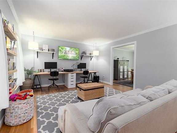 3rd image of 10996 Sugarloaf Dr