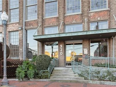 920 Poeyfarre St APT 425, New Orleans, LA, 70130