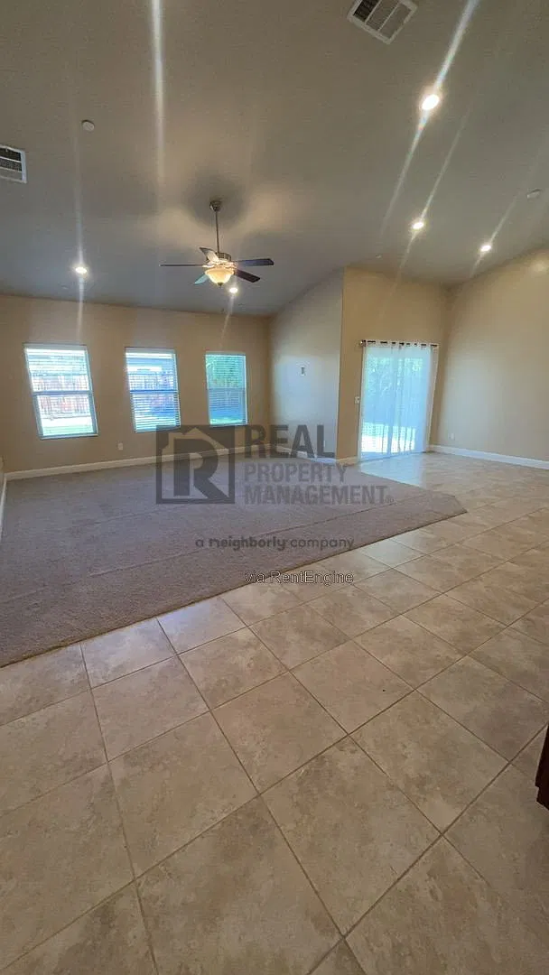 3 bed, 2.0 bath, 1746 sqft, $2,700 — Photo 4