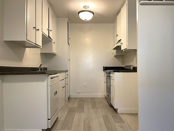 2nd image of 5022 Riverton Ave APT 2