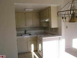 2nd image of 836 Ashland Ave APT 5