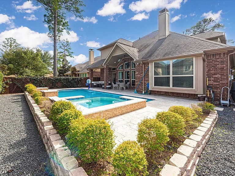 6 Camplight Ct — Photo 41