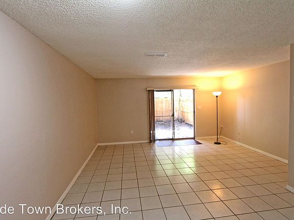 2nd image of 519 S Summerlin Ave