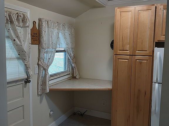5th image of 3611 E Bristol St