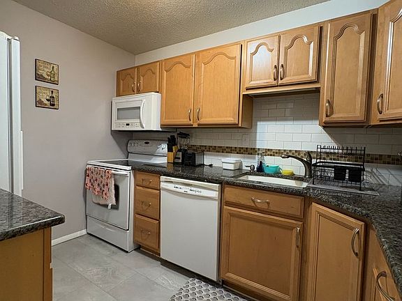 4th image of 1233 Guelbreth Ln APT 108
