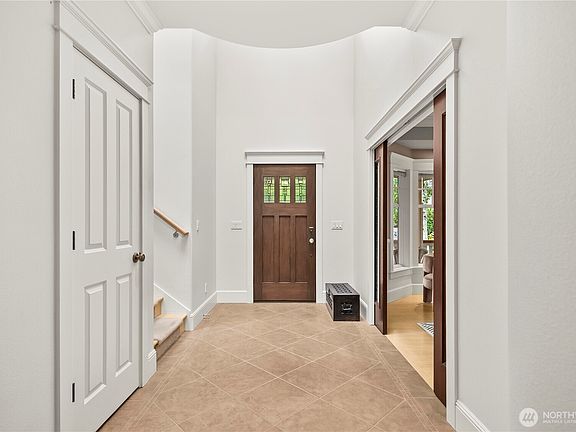 3rd image of 3019 61st Avenue SE