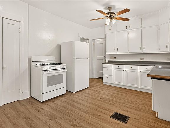 3rd image of 95-97 Culver Rd