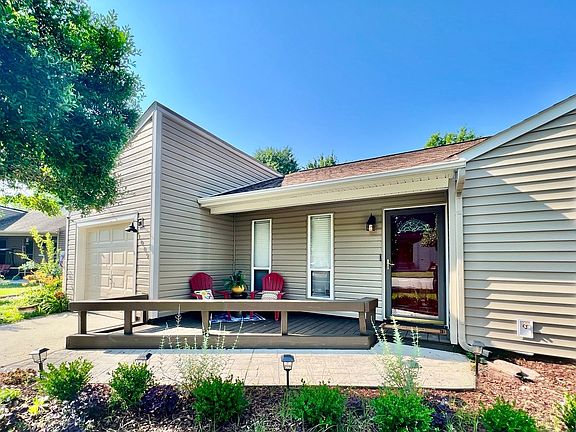 2nd image of 1009 Banyan Dr