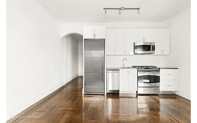 Rented by Douglas Elliman | media 8