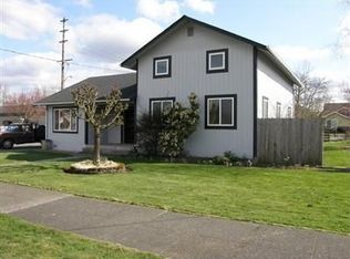 1204 Davis Ave, Enumclaw, WA 98022