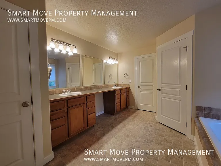 1236 E Pisa St — Photo 17