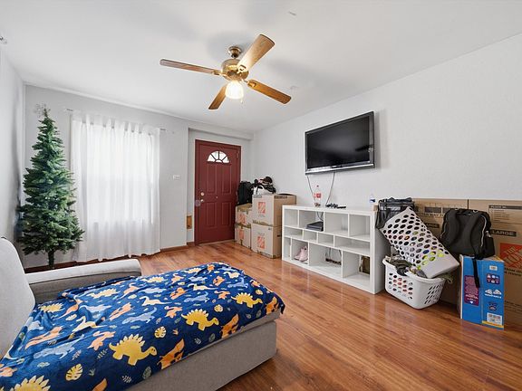 4th image of 3227 Cuyler Ave