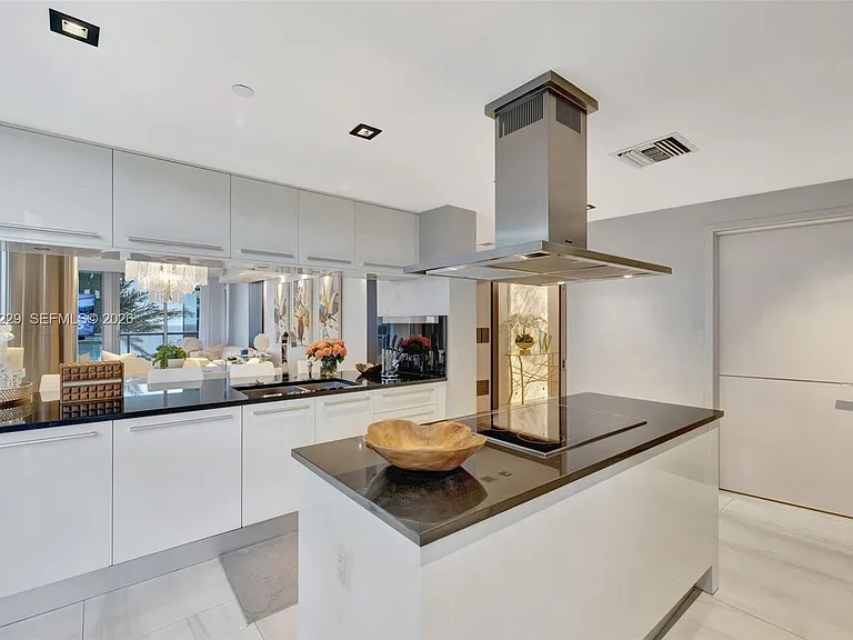 17121 Collins Ave #808 — Photo 7