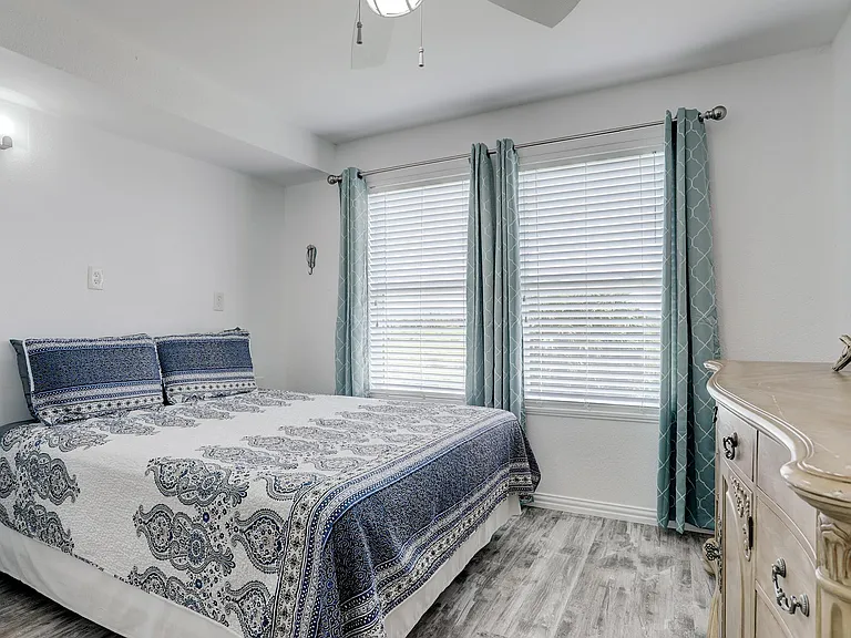 4214 Nueces Dr — Photo 16