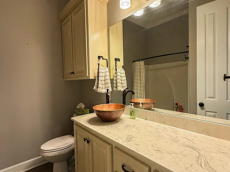 104 Shotts Ave — Photo 16