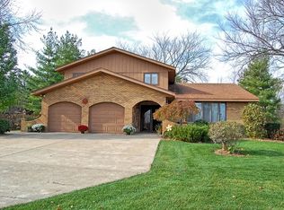 11370 Dineff Rd, Lemont, IL 60439