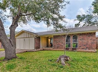 605 Salem Dr, Arlington, TX 76014