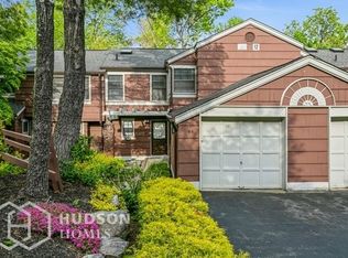 95 Treetop Cir, Nanuet, NY