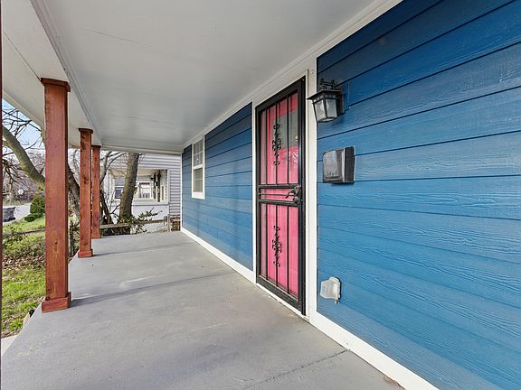 4th image of 2249 N Parker Ave
