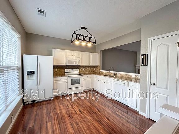 3rd image of 3928 Elizabeth Glen Way #1