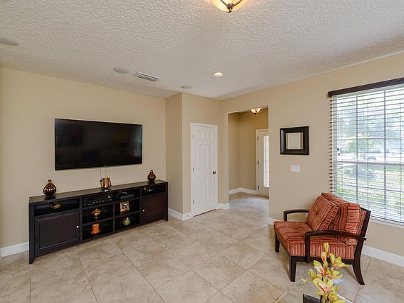 3rd image of 17 Captiva Dr