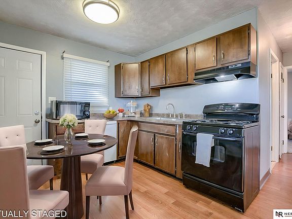 5th image of 1252 Belmont Ave