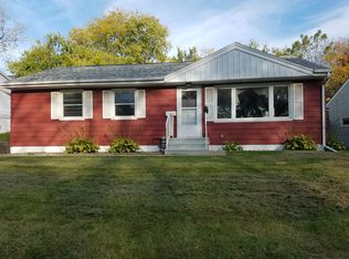 4012 Richmond Rd NE, Cedar Rapids, IA 52402