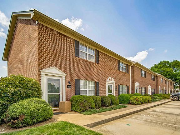 2nd image of 2832 Florence Dr