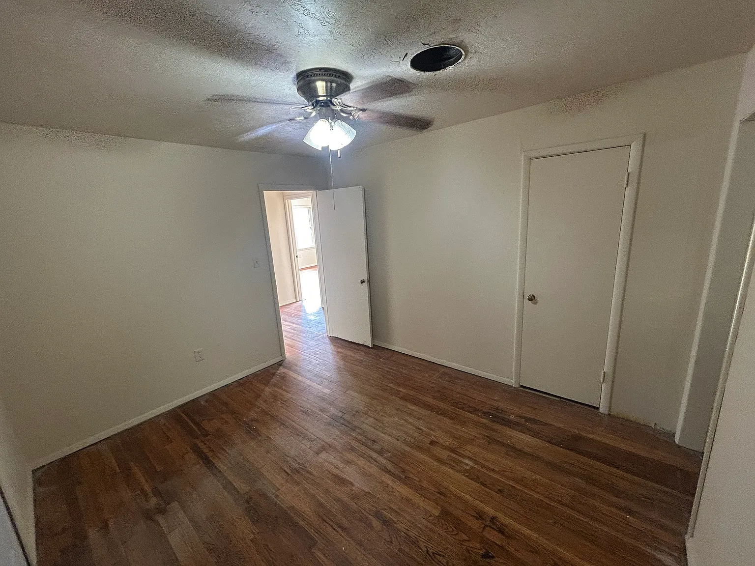 3 bed, 1000 sqft, $1,000 — Photo 4