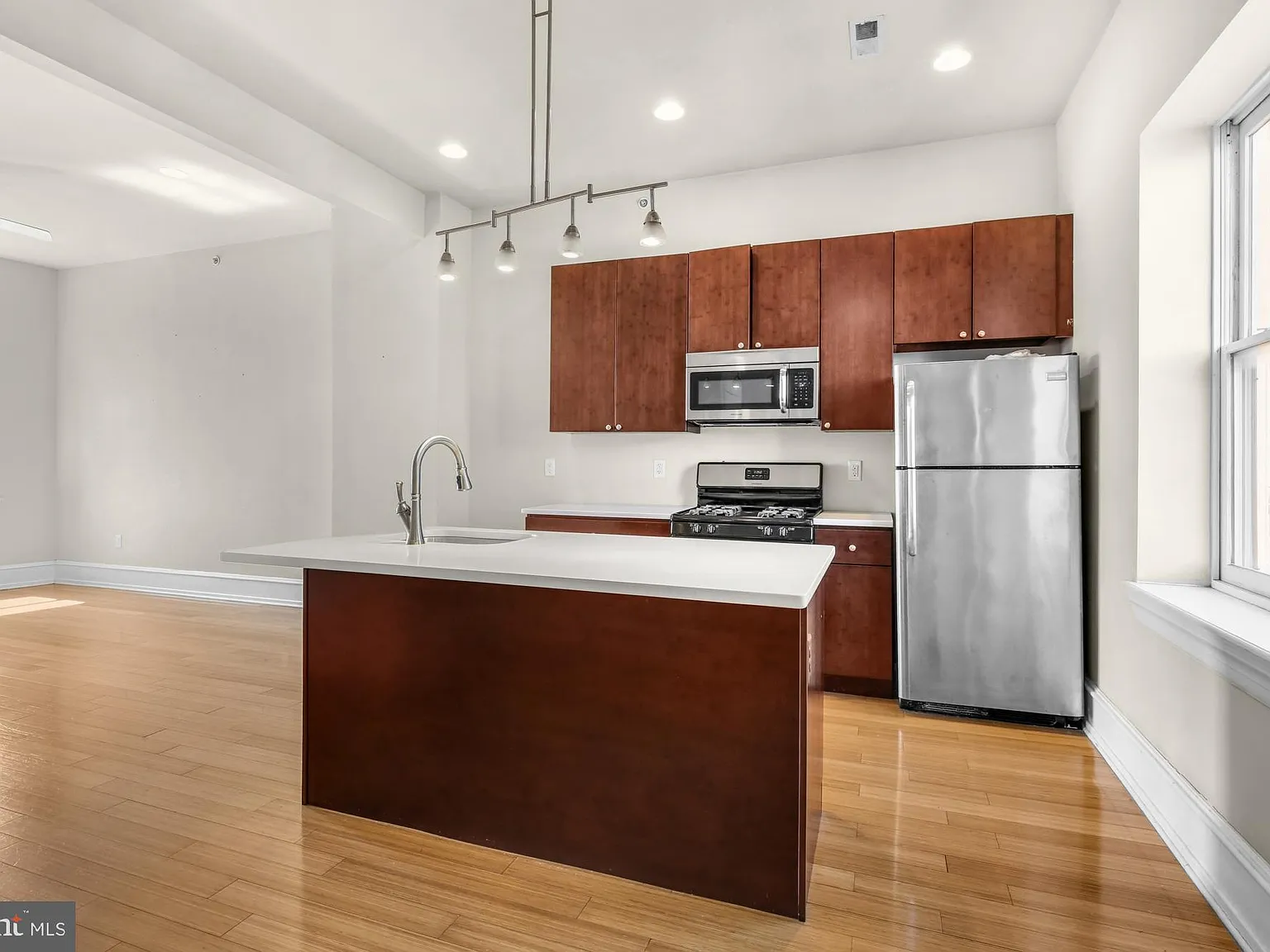 1 bed, $1,675 — Photo 4