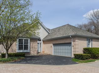 1 Andover Ct, Lincolnshire, IL 60069