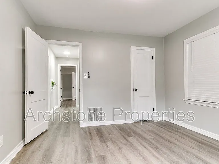 2617 NW 37th St — Photo 10