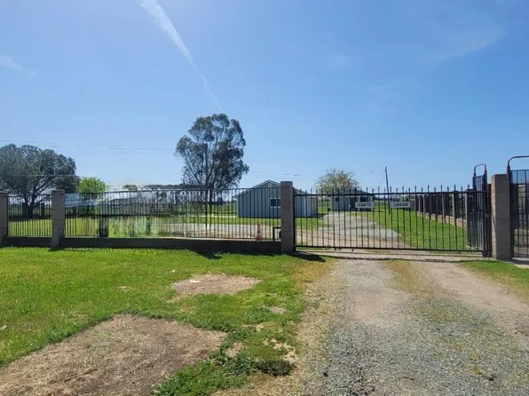 10670 Simmerhorn Rd, Galt, CA 95632